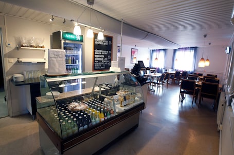 Se sirven almuerzos y cenas, cocina escandinava