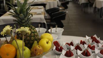 Esmorzar diari d'estil bufet gratuït