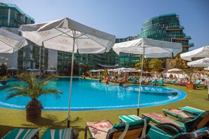 Piscina coperta, piscina all'aperto