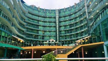 Piscina interna, piscina externa