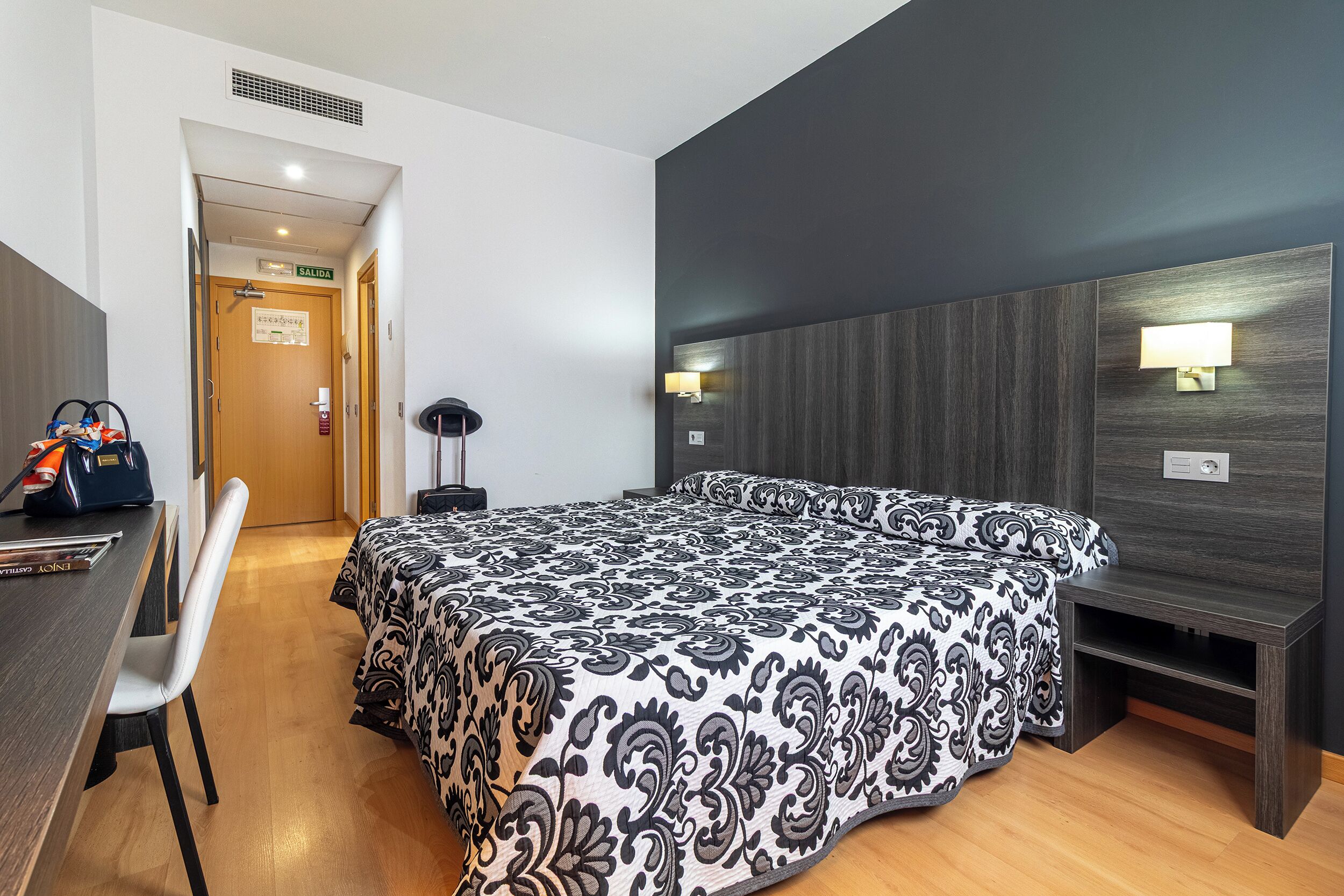 desk, soundproofing, free wifi, bed sheets