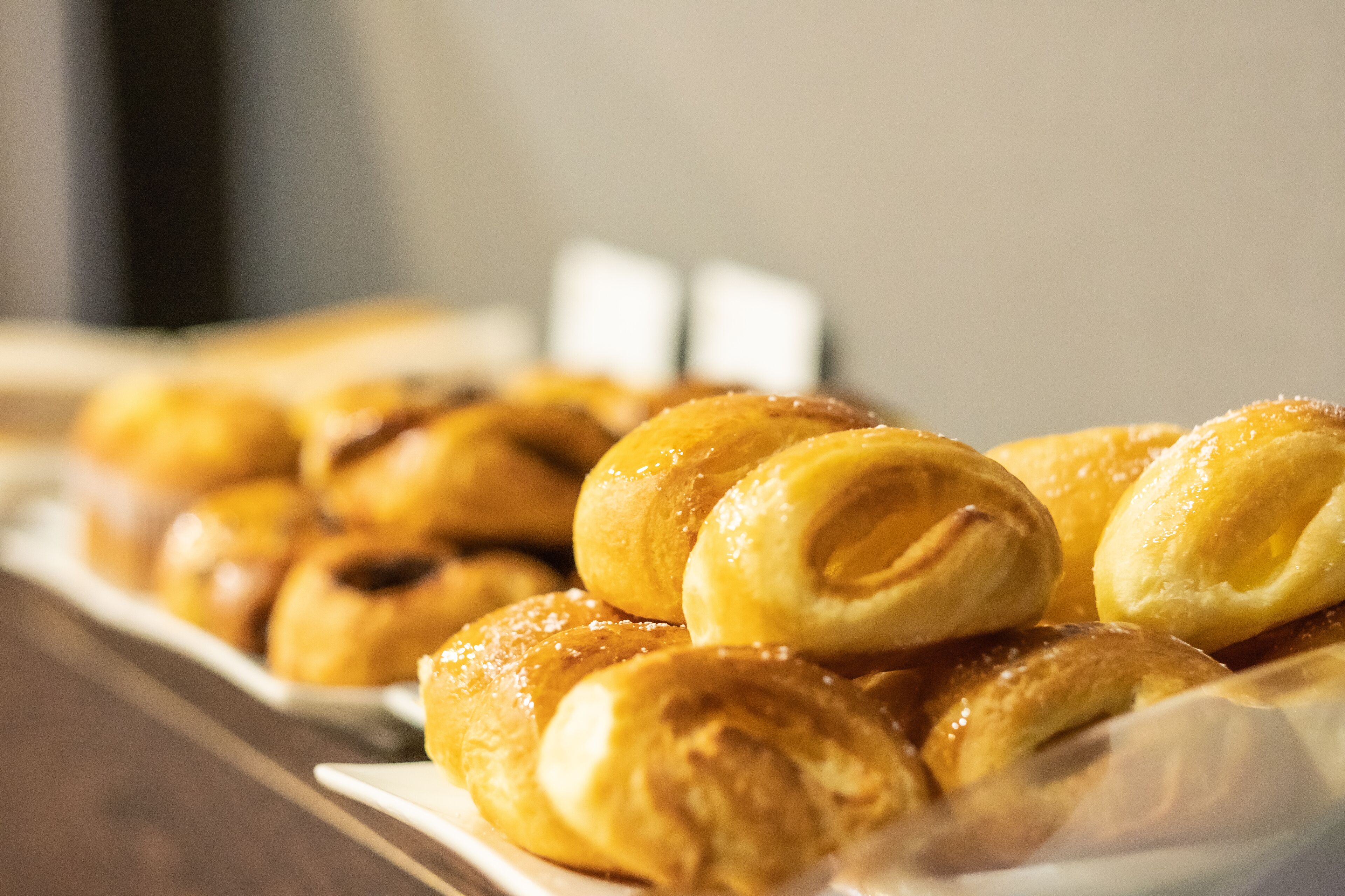 daily continental breakfast (eur 8.5 per person)