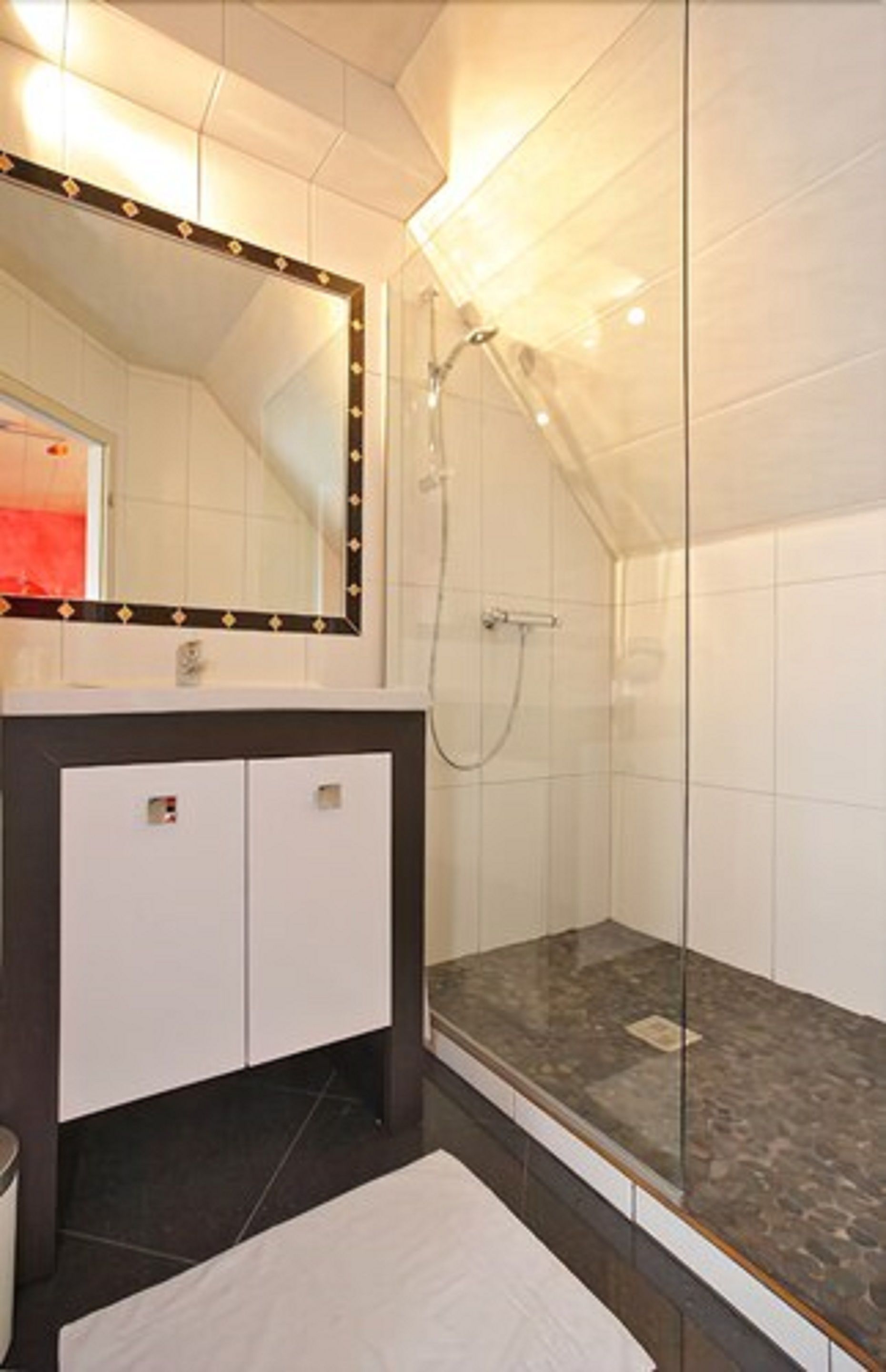 standard triple room | bathroom | hair dryer, towels