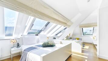 Premium bedding, free minibar, in-room safe, desk