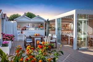 3 restaurants, lunch, dinner, brunch served; Italian cuisine