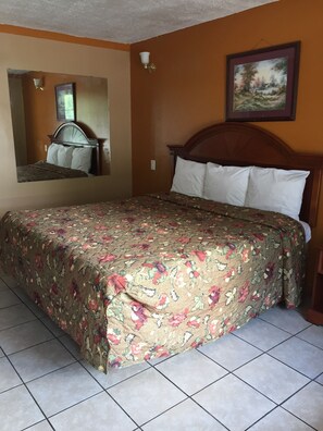 Habitación estándar, 1 cama King size, para fumadores | Decoración personalizada, muebles diferentes y escritorio