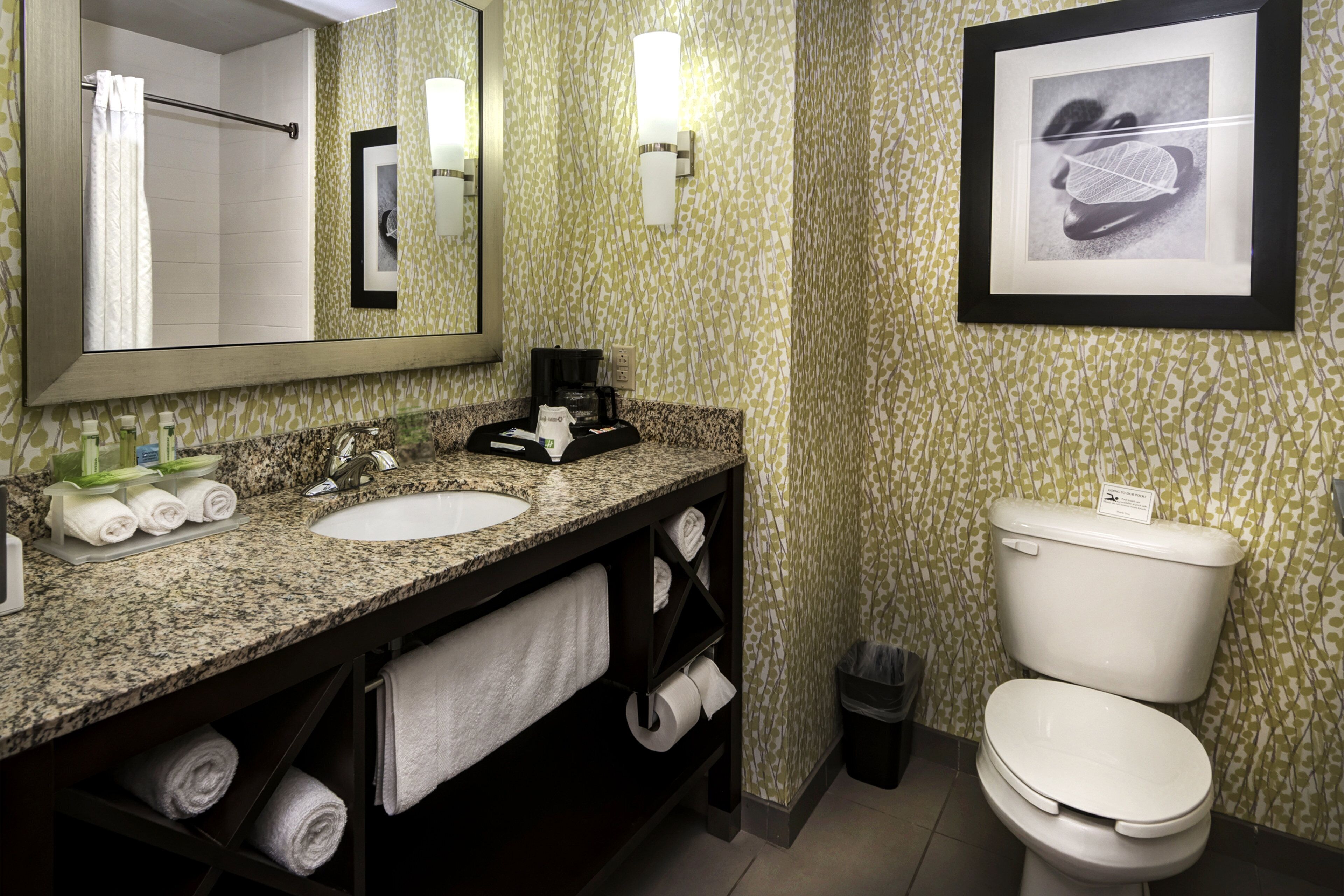 1 bedroom, in-room safe, desk, iron/ironing board