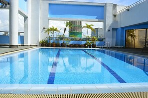 Seasonal outdoor pool - Prince Plaza II Hotel (Makati)