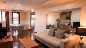 One Bedroom | Living area | 32-inch LED TV with cable channels, TV