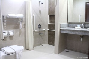 Bidet, Handtücher, Seife, Toilettenpapier