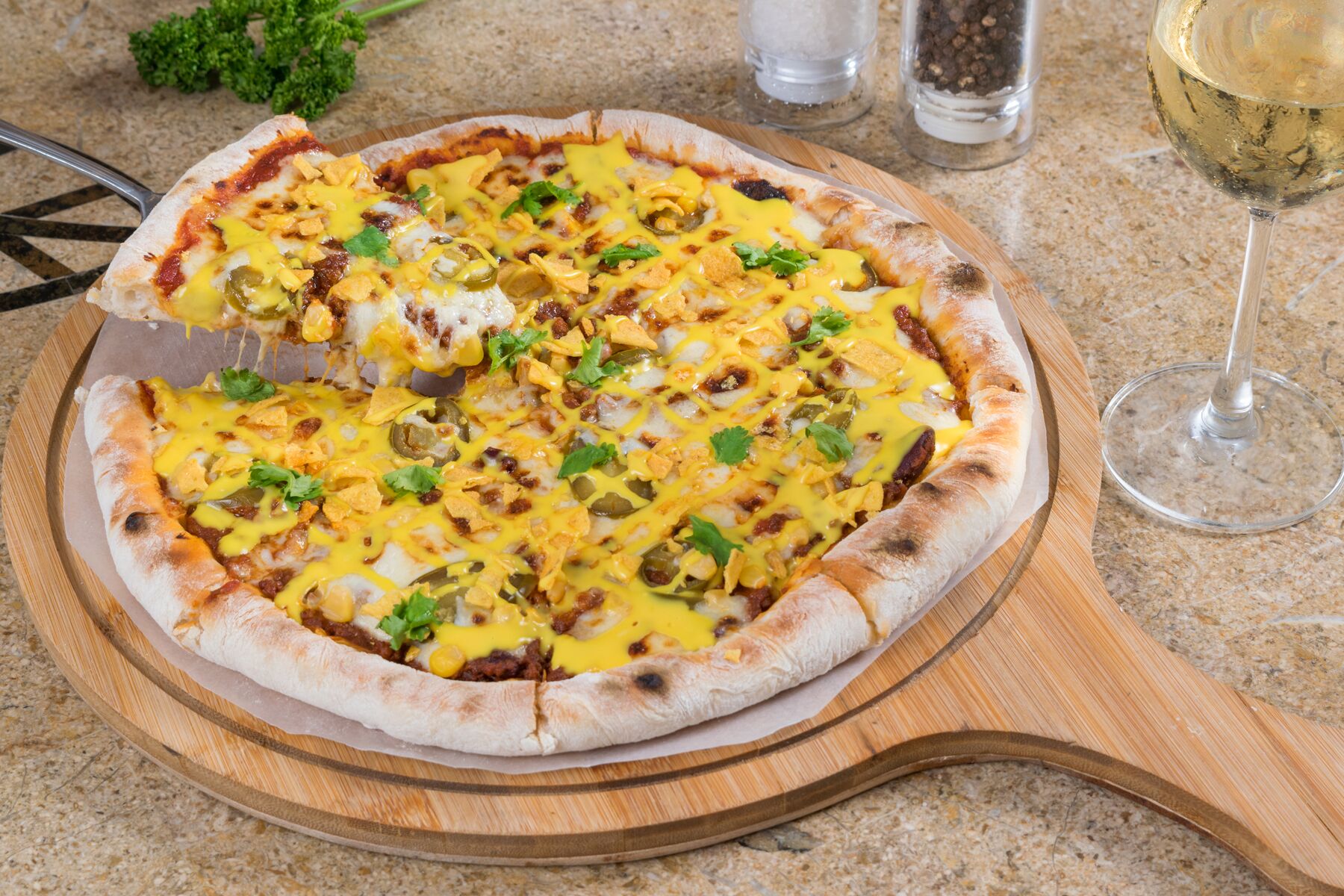 breakfast, lunch and dinner served