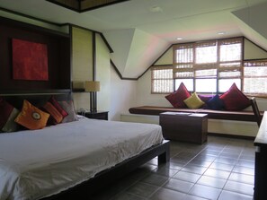 Deluxe Room, 1 King Bed | Minibar, in-room safe, desk, rollaway beds