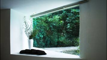 Deluxe Pool Suite | View from room