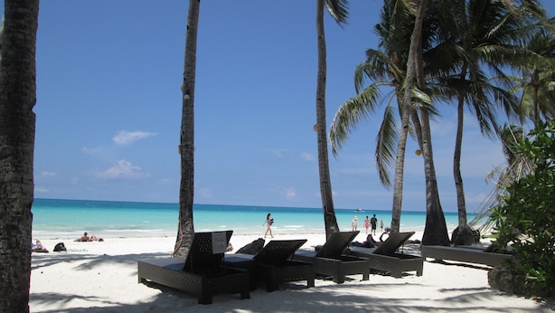 On the beach, white sand, free beach cabanas, sun loungers - Pearl of the Pacific (Boracay Island)