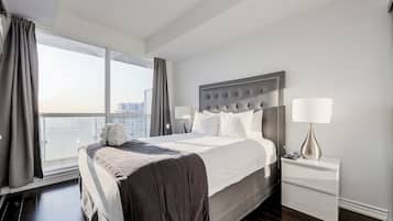 Executive Suite, 1 Queen Bed with Sofa bed, Kitchen, City View | 1 bedroom, premium bedding, pillow-top beds, individually decorated