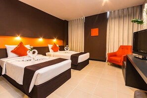 Minibar, in-room safe, blackout curtains, rollaway beds - Miramar Hotel Bangkok (Bangkok)