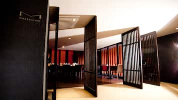 Breakfast, lunch and dinner served