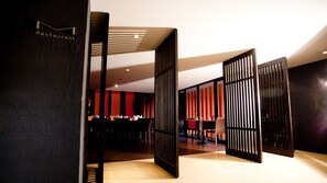 Breakfast, lunch and dinner served - Miramar Hotel Bangkok (Bangkok)