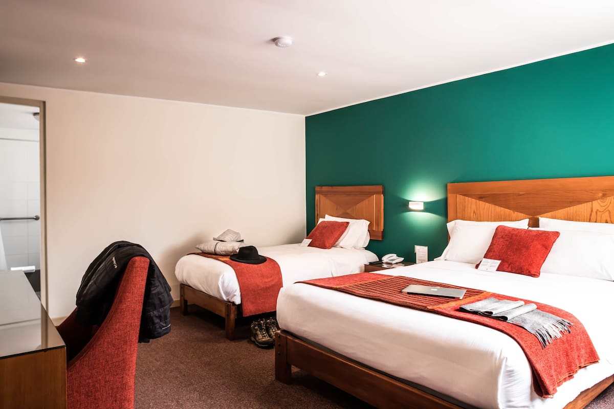 Triple Room | 1 bedroom, in-room safe, desk, laptop workspace