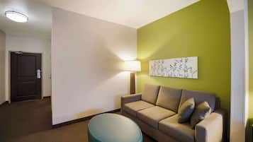 Sengetøy av topp kvalitet, safe på rommet og skrivebord