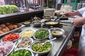 Päivittäinen buffetaamiainen maksusta