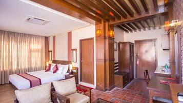 Deluxe Suite (Annapurna II) | Premium bedding, in-room safe, individually decorated