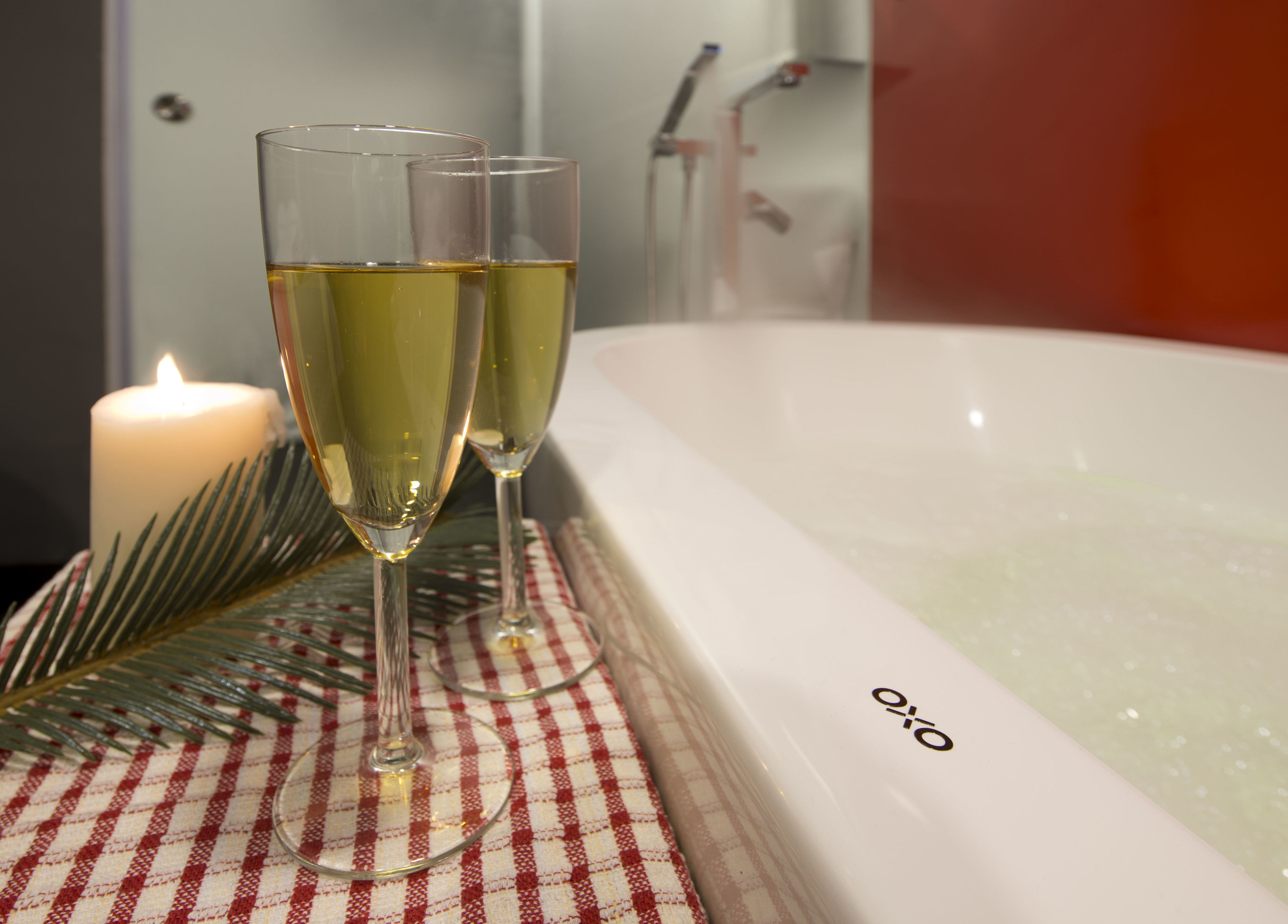 Premier Room, 1 Queen Bed | Food and drink