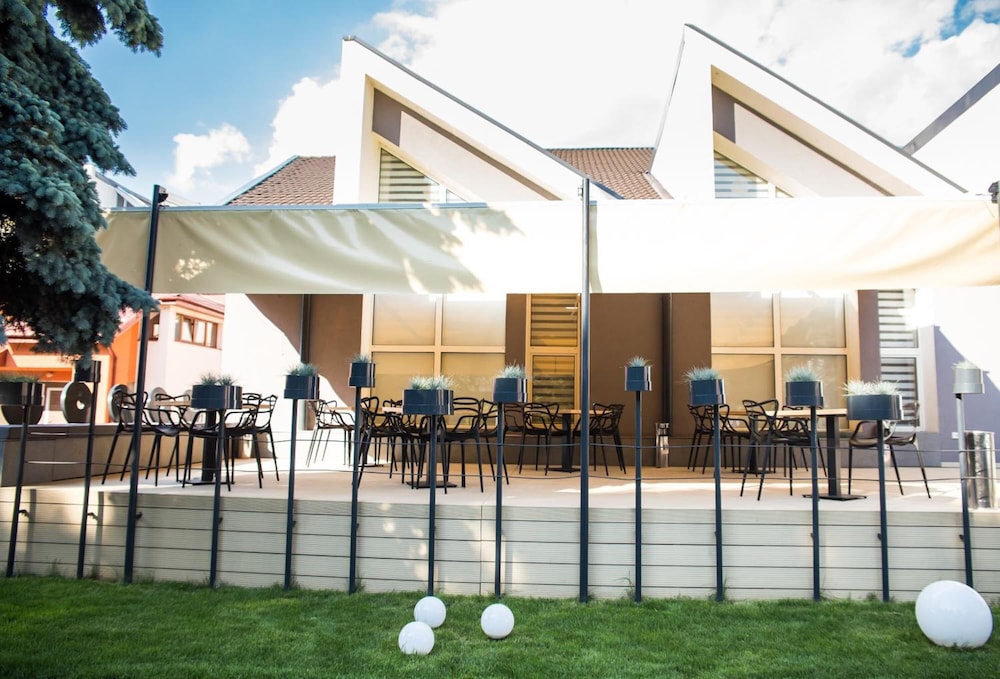 Hotel Bistrita by null