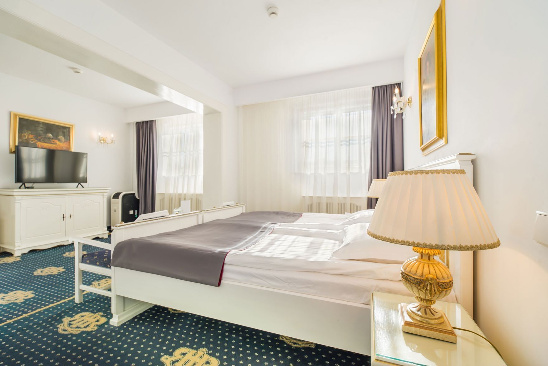In-room safe, desk, laptop workspace, soundproofing