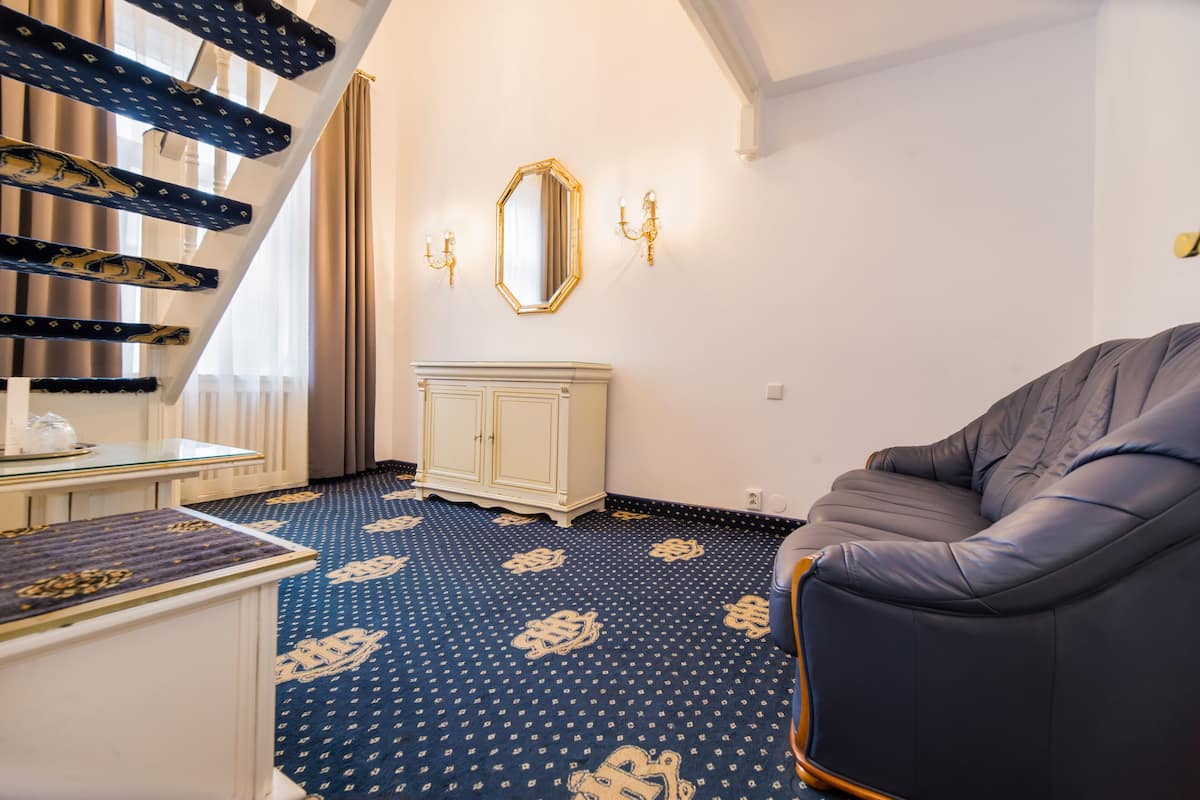 Classic Studio | In-room safe, desk, laptop workspace, soundproofing