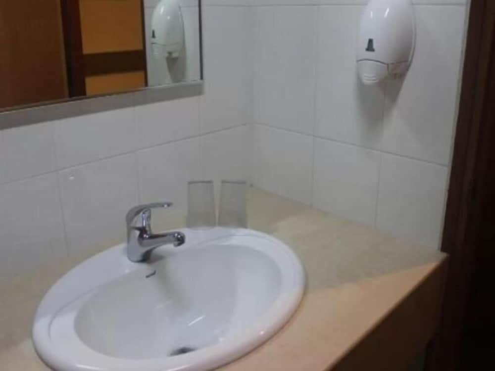 Hotel Supreme by null