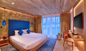 Superior Deluxe Room | เตียงพร้อมฟูกเสริมที่นอน, มินิบาร์, ตู้นิรภัยในห้องพัก