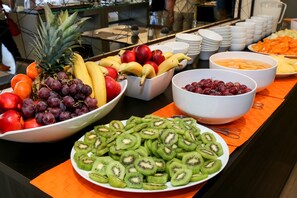 Free buffet breakfast 