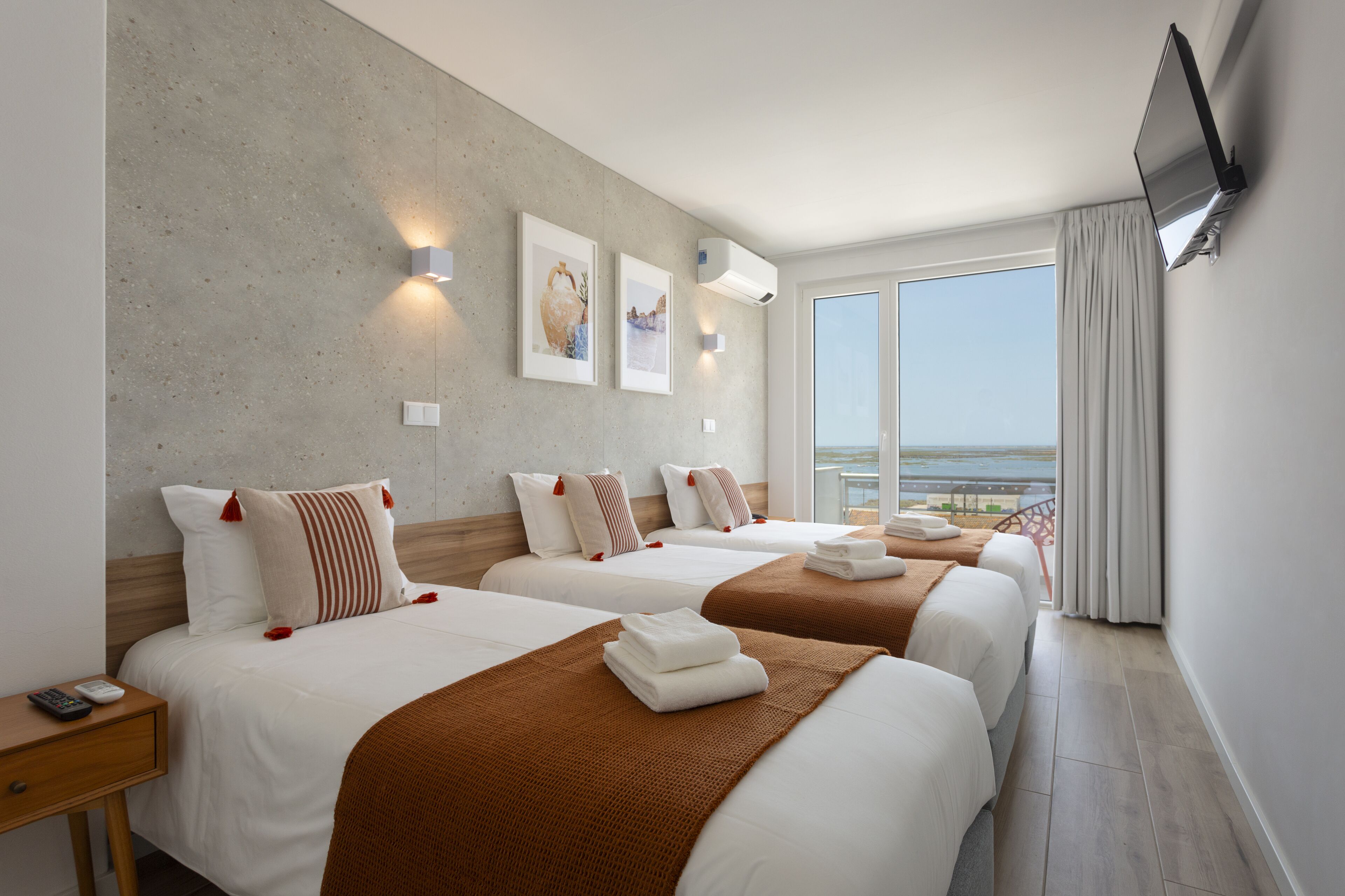 family room, 1 bedroom | 1 bedroom, desk, soundproofing, free wifi