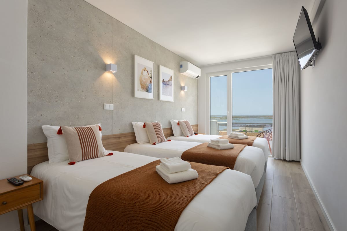 family room, 1 bedroom | 1 bedroom, desk, soundproofing, free wifi