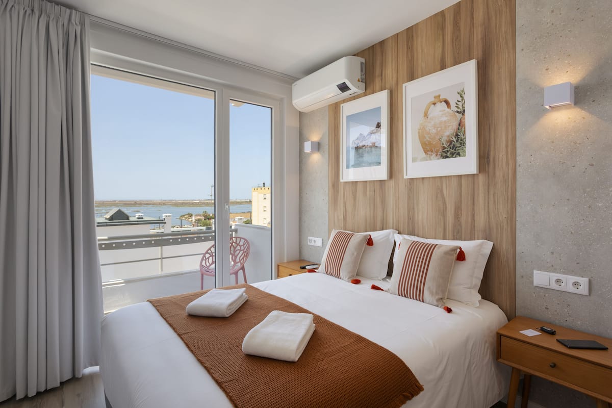 family room, 1 bedroom | 1 bedroom, desk, soundproofing, free wifi