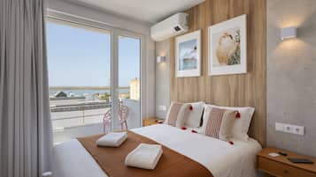 Family Room, 1 Bedroom | Desk, soundproofing, free WiFi, bed sheets