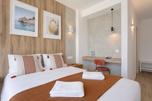 Habitació familiar, 1 dormitori | Escriptori, habitacions insonoritzades, wifi gratuïta i roba de llit 