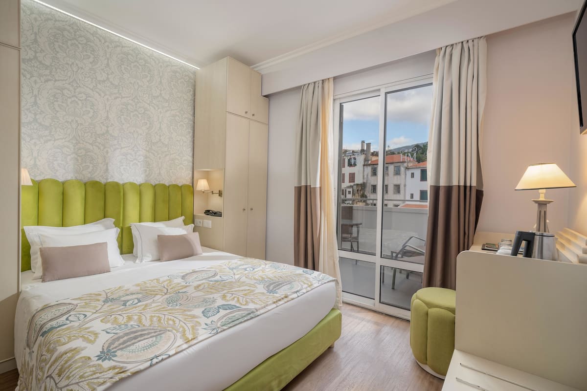 Superior Room, Connecting Rooms | Desk, laptop workspace, blackout drapes, free WiFi