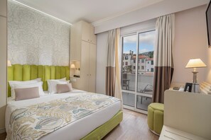 Superior Room, Connecting Rooms | Desk, laptop workspace, blackout drapes, free WiFi - Hotel Madeira (Funchal)