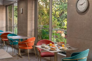 Petit déjeuner buffet compris tous les jours