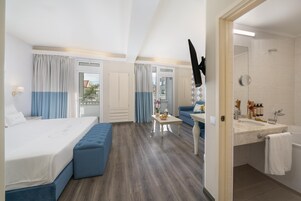 Superior Suite | Skrivebord, arbejdsområde til bærbare computere, mørklægningsgardiner