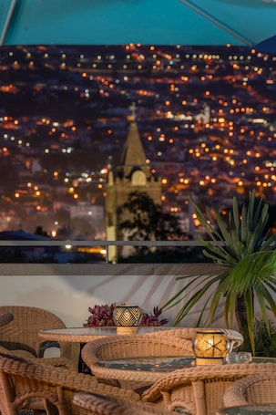 Outdoor dining. Hotel Madeira