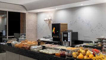 Free daily buffet breakfast