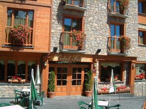 Outdoor dining - Soldeu Maistre (Soldeu)