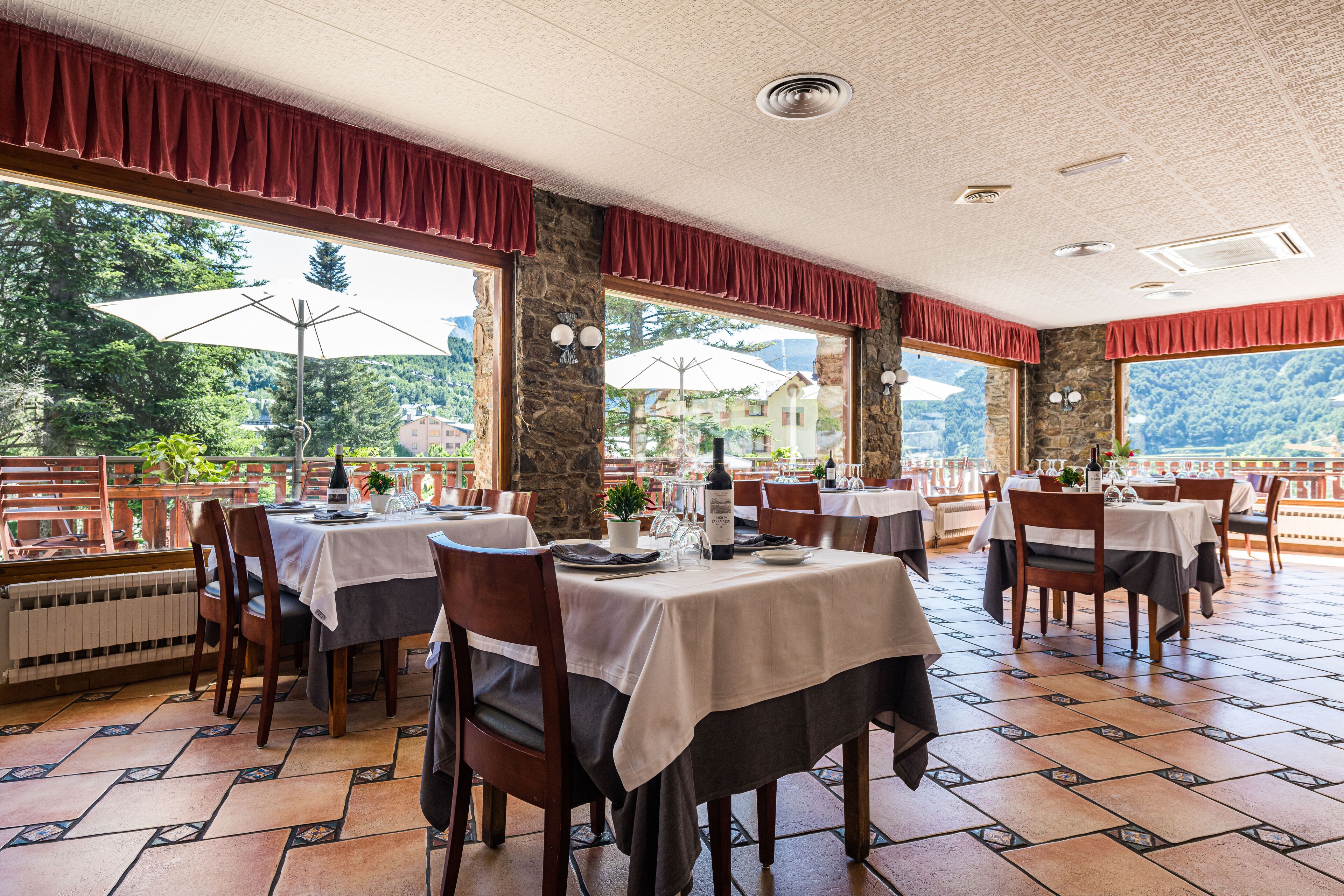 Frokost, lunsj og middag serveres