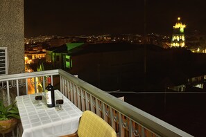 Suite | Exterior