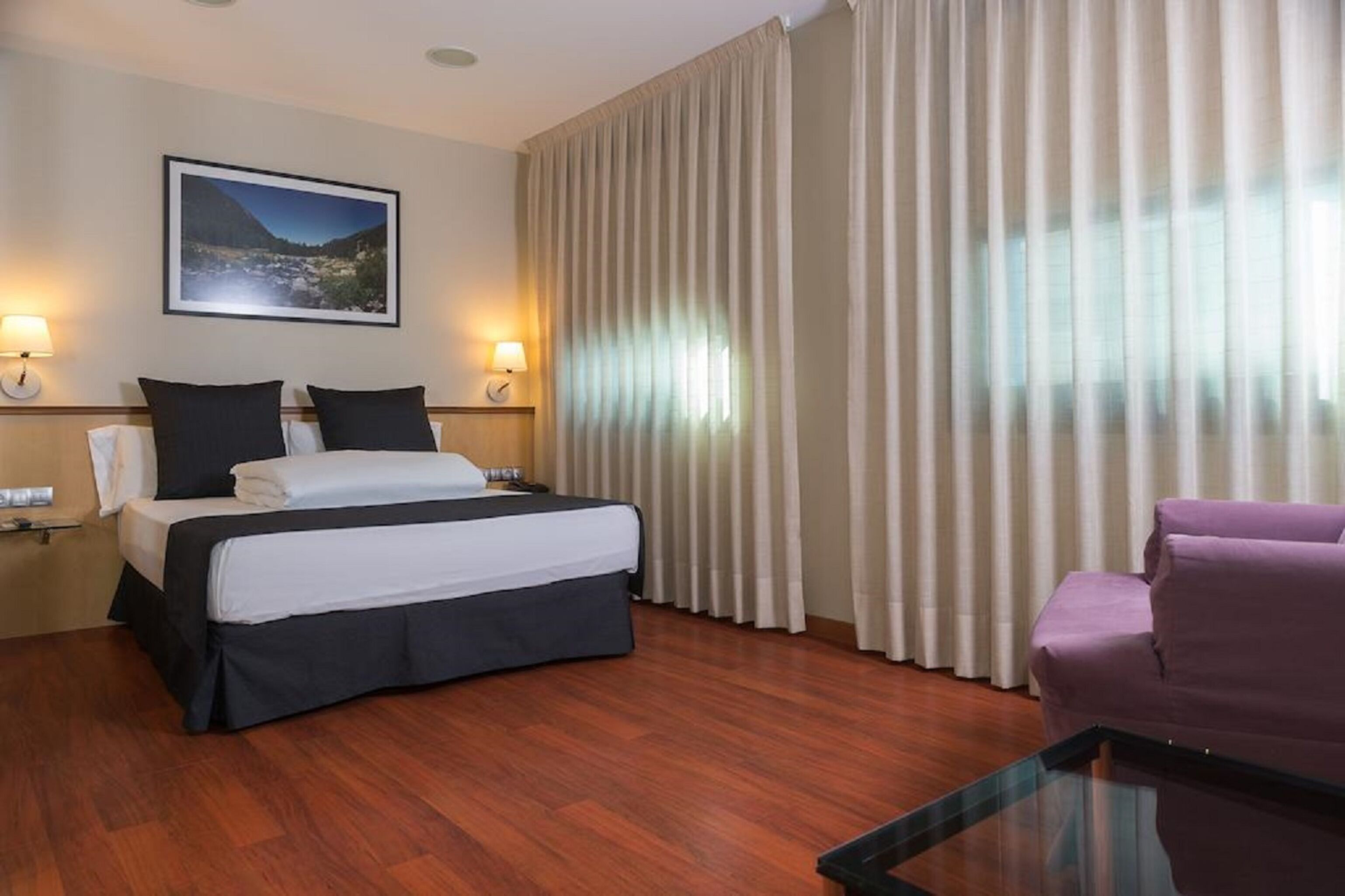 Premium bedding, minibar, in-room safe, desk