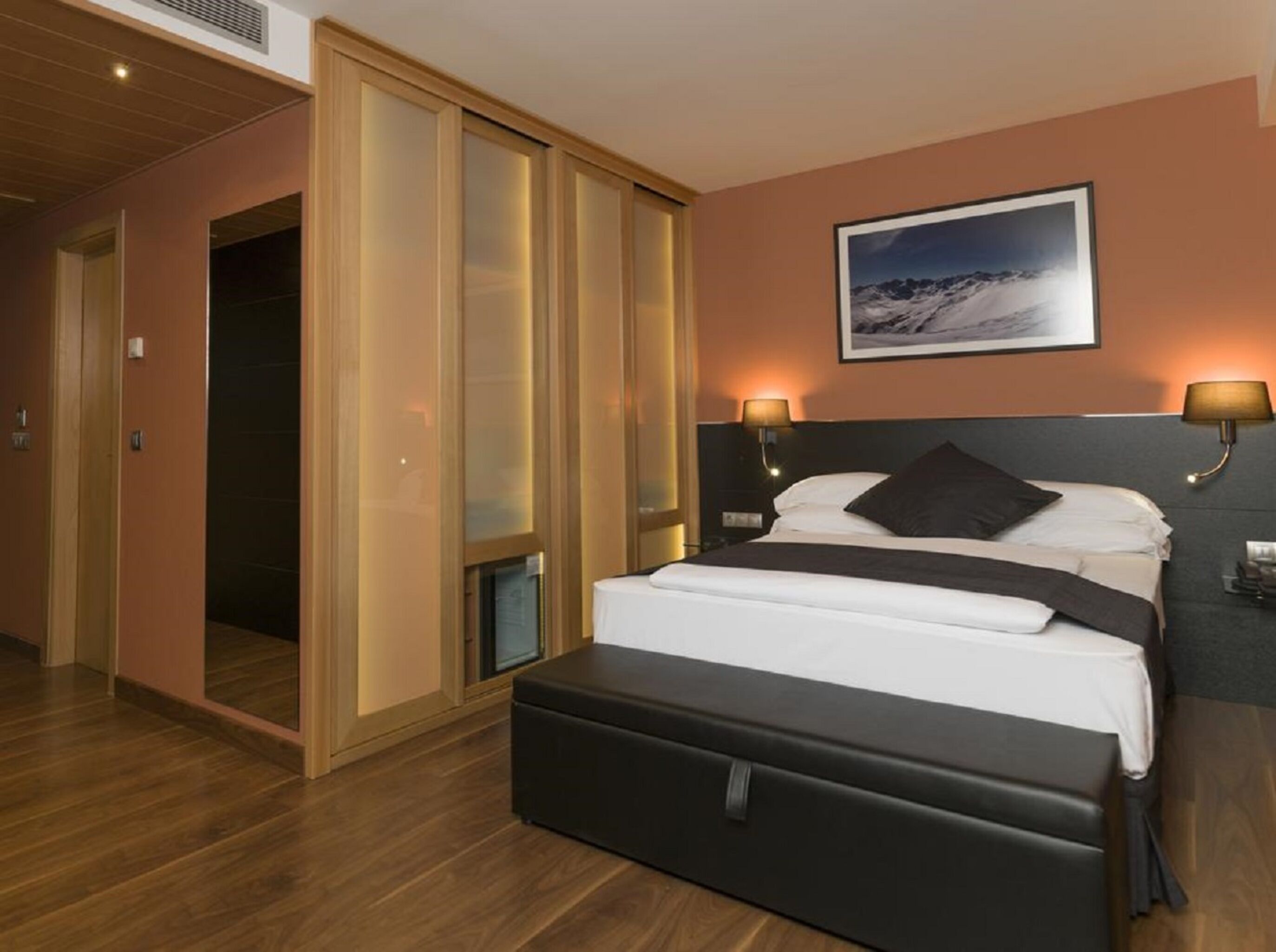 Premium bedding, minibar, in-room safe, desk