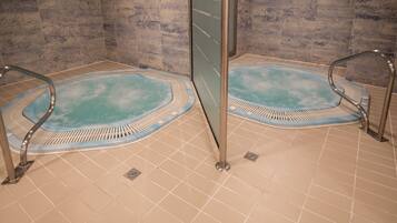Sauna, hot tub, steam room, Turkish bath/hammam